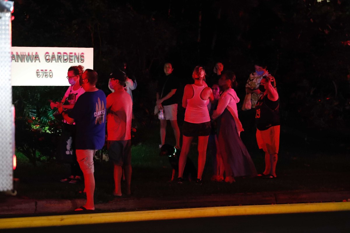 Hawaii Kai condo fire displaces residents on 6750 Hawaii Kai Dr.