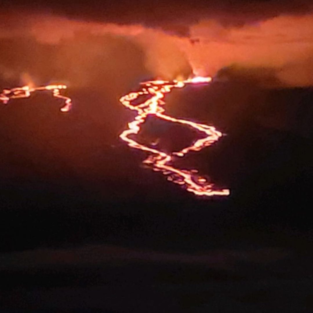 View from Maunakea* Tuesday 11/29/22  Highlights: ; Lava has crossed ML Observatory road   ; Shelters will be closing today as officials expect those communities are no longer at risk  First two images: Alika Toledo from Maunakea   maunaloaeruption maunaloalava