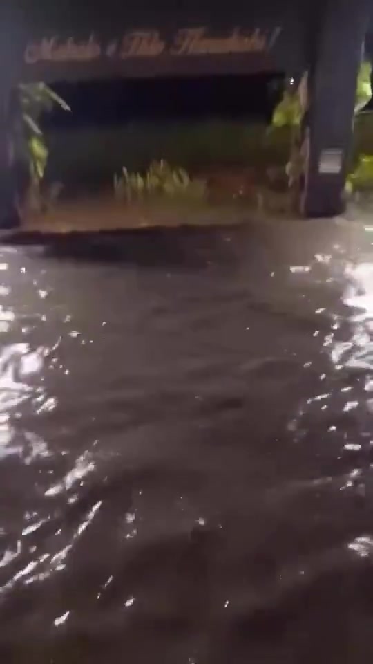 Serious flooding from tsunami waves seen throughout Hilo Bay, Hawaii, following yesterday’s M8.8 earthquake off the coast of the Kamchatka Peninsula in Russia’s Far East
