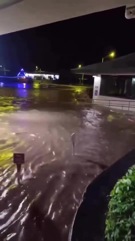 Serious flooding from tsunami waves seen throughout Hilo Bay, Hawaii, following yesterday’s M8.8 earthquake off the coast of the Kamchatka Peninsula in Russia’s Far East
