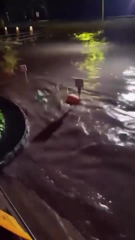 Serious flooding from tsunami waves seen throughout Hilo Bay, Hawaii, following yesterday’s M8.8 earthquake off the coast of the Kamchatka Peninsula in Russia’s Far East